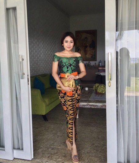 model baju kebaya