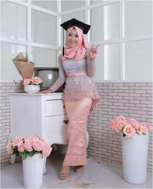  Model Kebaya Wisuda Terbaru 2019 Temukan Inspirasinya 